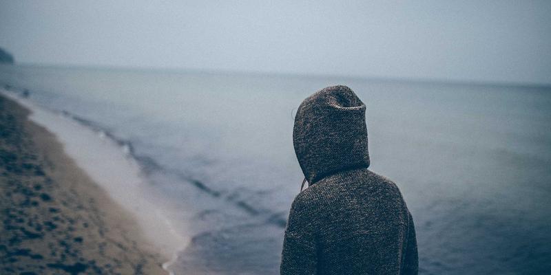 穿越撒哈拉的紫色朝圣：一份从赞兹拉到廷巴克图的古代手稿与学术旅行指南